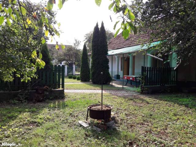 senyei paraszthaz 01.jpg